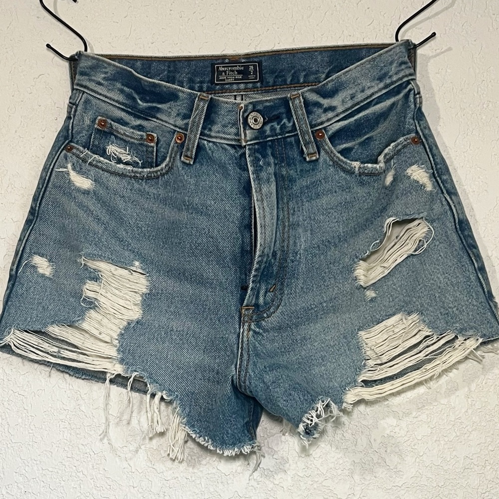 ABERCROMBIE & FITCH ANNIE HIGH RISE SHORT SIZE 26 SIZE 2 NWOT NEVER WORN